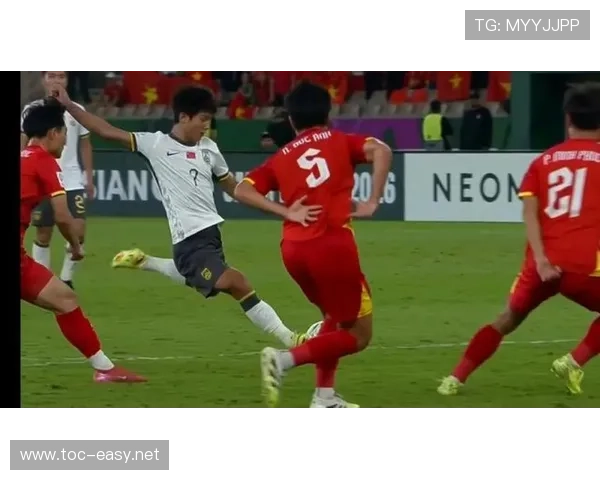 国足越南拳击搞笑视频（国足越南拳击搞笑视频播放）sports